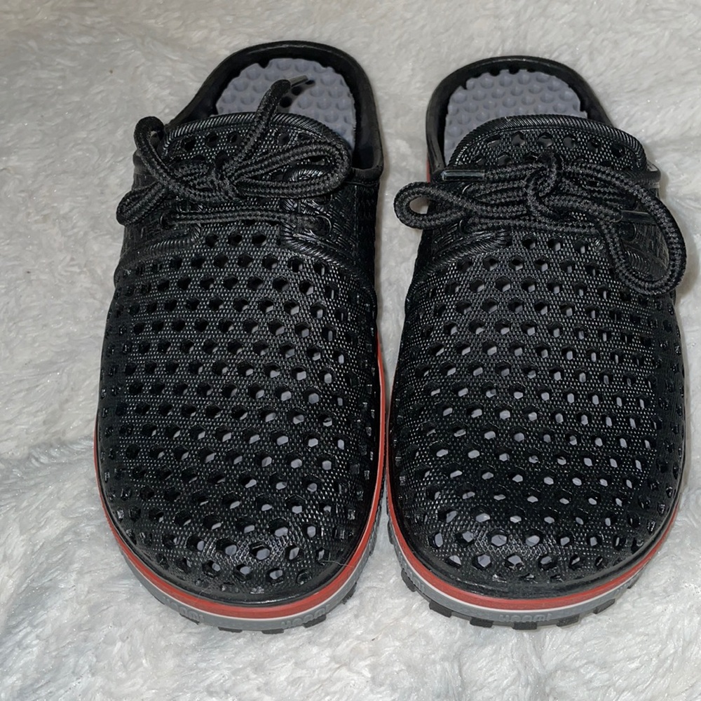 Uanmi black Slip-on clogs beach/water shoes